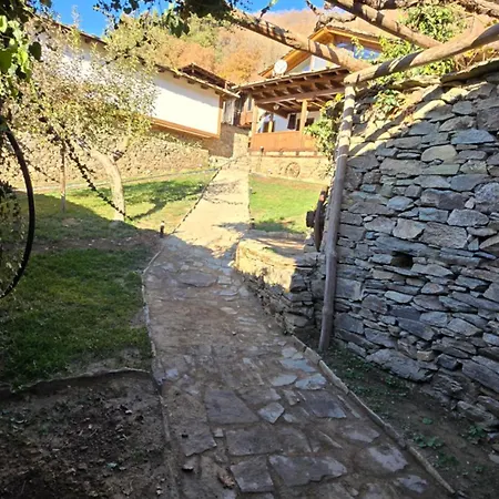 панорама Guest house Leshten