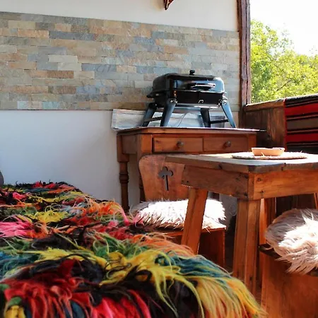 Guest house панорама Leshten